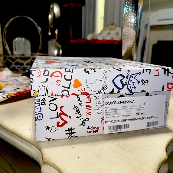 Dolce & Gabbana Love Sneakers - Picture 8 of 8